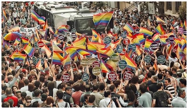 西班牙同性恋节来啦！来看看LGBT+的背后故事